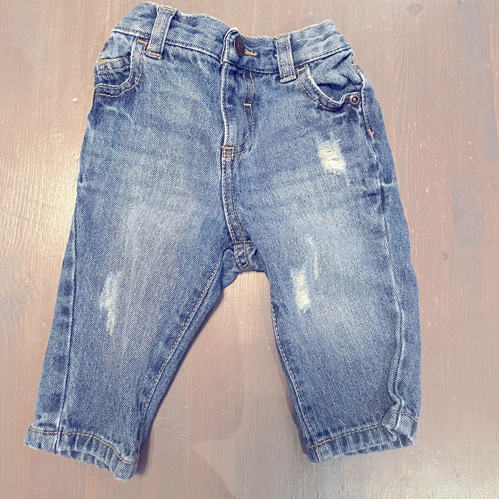 4/$15🌸 Baby Distressed Jeans 3-6M